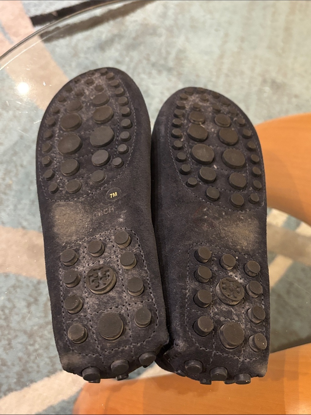 Tory Burch Daria Navy Suede Driving Loafers with Gold Logo - Picture 5 of 8